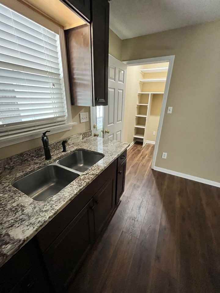 1305 Crigger Road - Photo 5 of 31