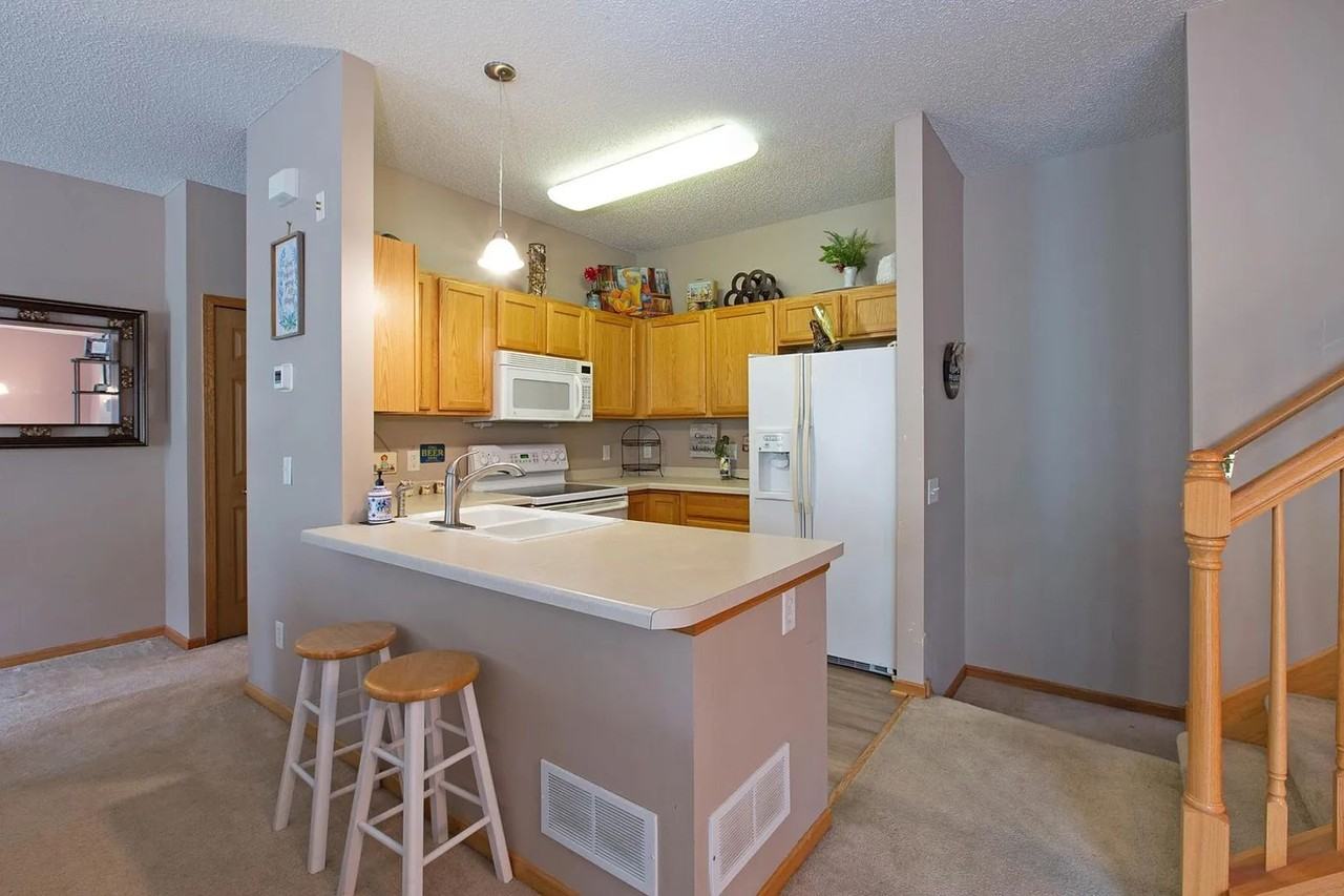 6893 Pine Crest Trl S - Photo 4 of 24