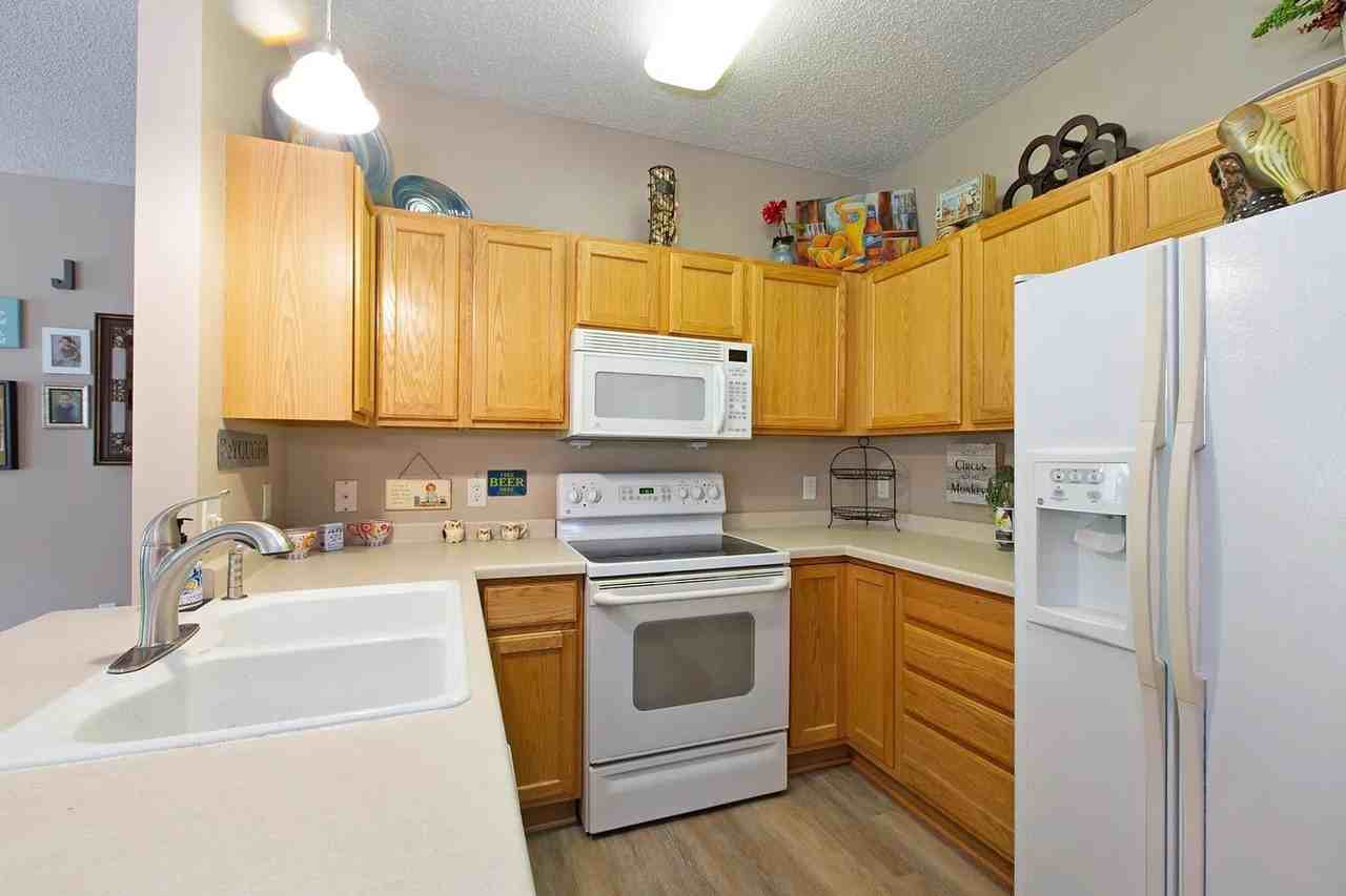 6893 Pine Crest Trl S - Photo 7 of 24