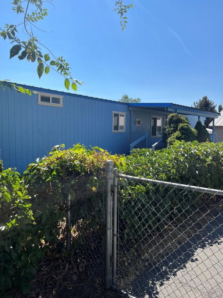 4022 Delaware Avenue - Photo 2 of 12