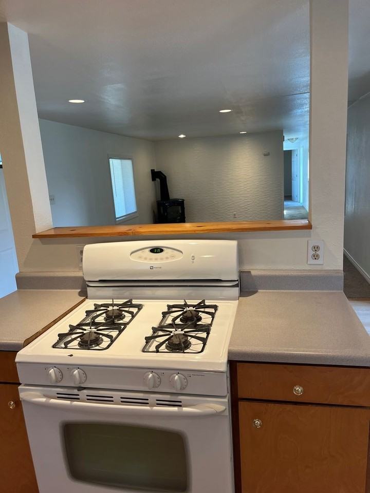 4022 Delaware Avenue - Photo 6 of 12