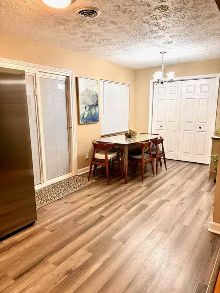 326 Redwood St - Photo 3 of 11