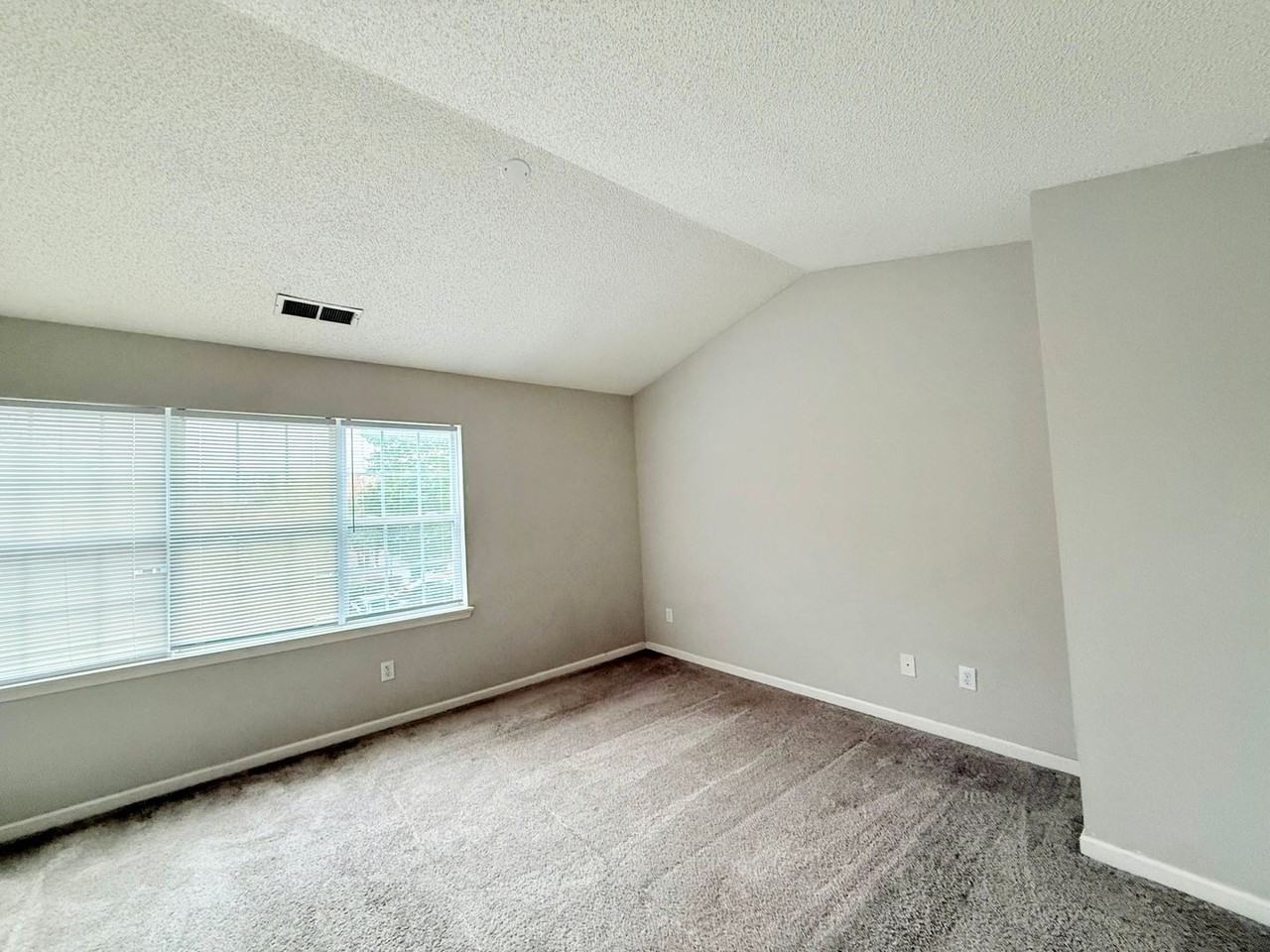 5731 Cougar Ln - Photo 7 of 16