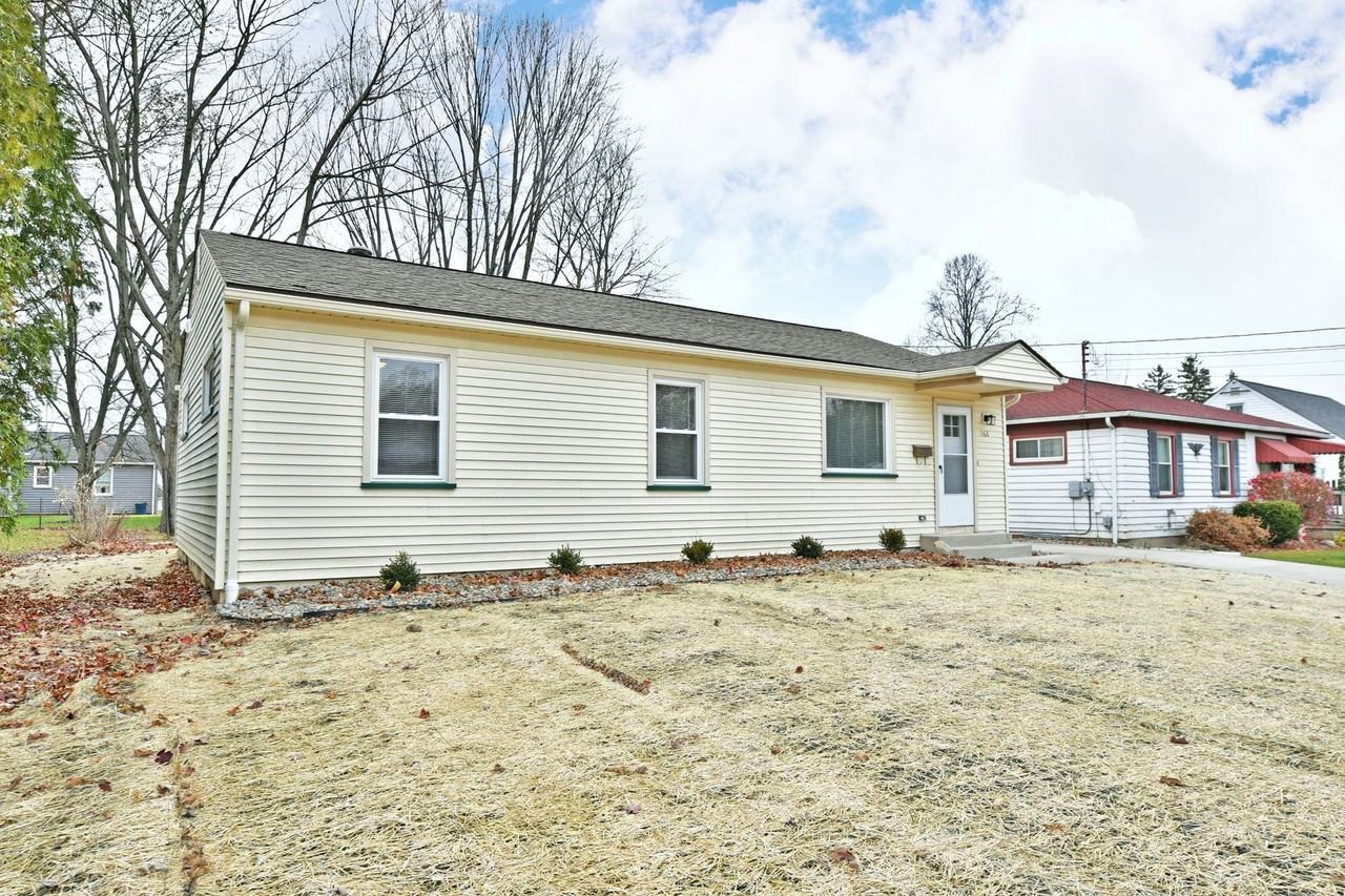 968 Gary Avenue Southeast - Photo 3 of 37