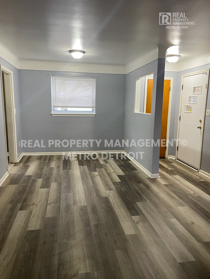 25292 Orchard Grove St - Photo 4 of 20