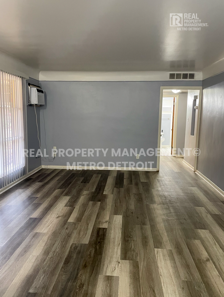 25292 Orchard Grove St - Photo 5 of 20