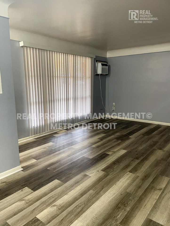 25292 Orchard Grove St - Photo 6 of 20