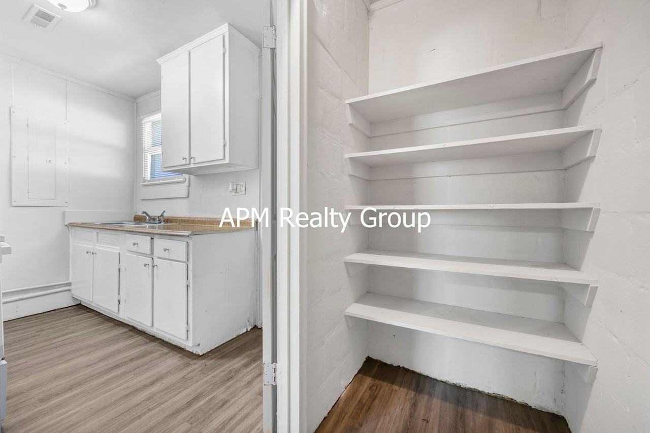 722 Douglas Street - Photo 4 of 49