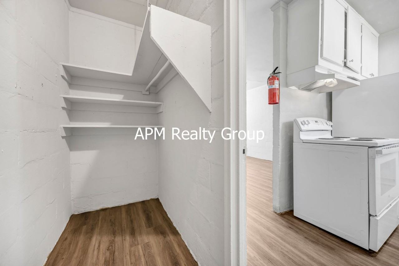 722 Douglas Street - Photo 5 of 49