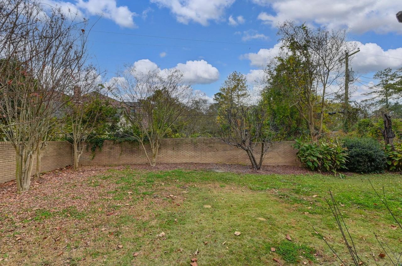 1808 York Dr - Photo 3 of 45