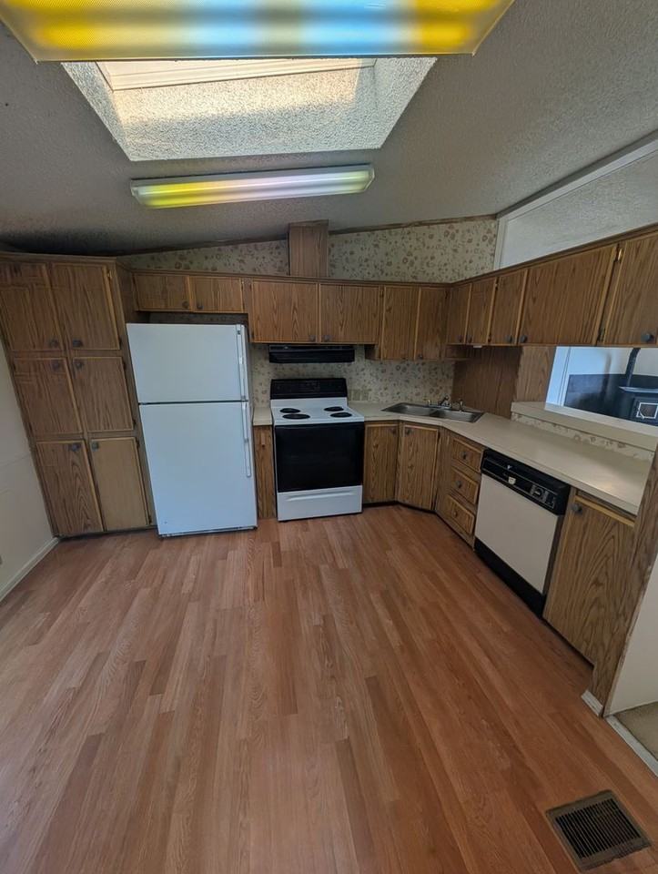 5720 Harlan Dr - Photo 3 of 10