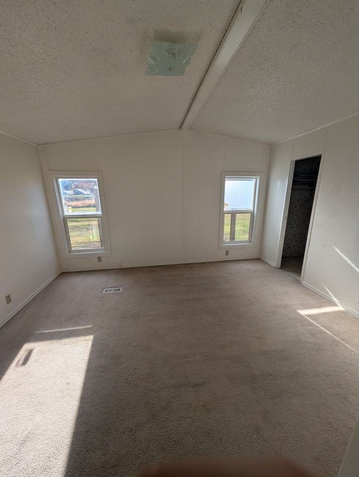 5720 Harlan Dr - Photo 4 of 10