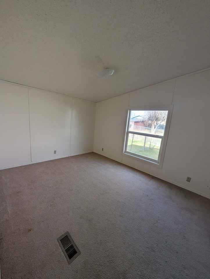 5720 Harlan Dr - Photo 7 of 10