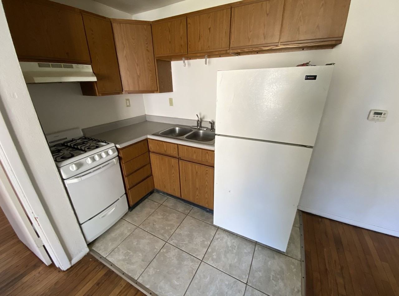 311 S Prairie St - Photo 2 of 8