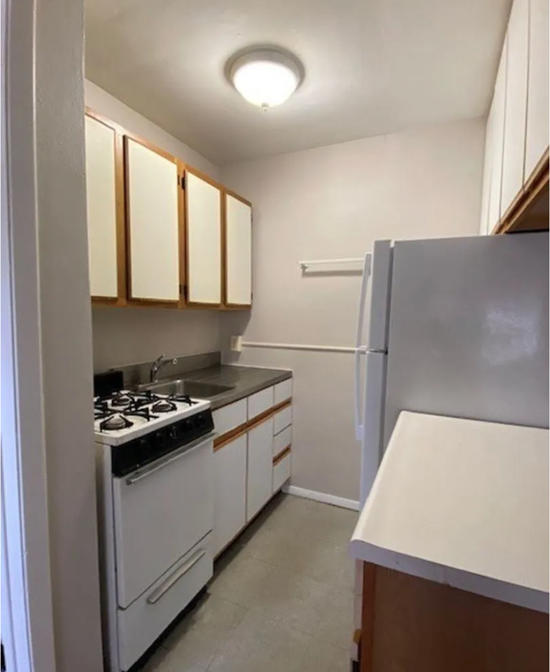 511 W University Ave - Photo 5 of 14