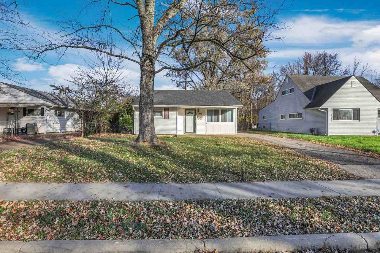 2416 Dawnlight Ave - Photo 2 of 25