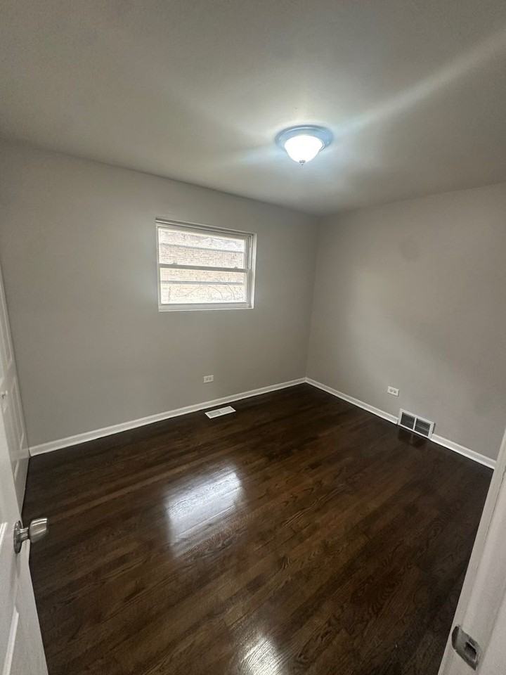 11350 S Aberdeen St - Photo 6 of 12
