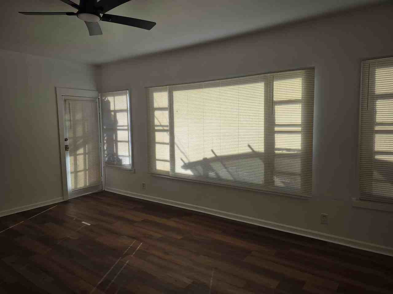 1029 N Barksdale St - Photo 2 of 14