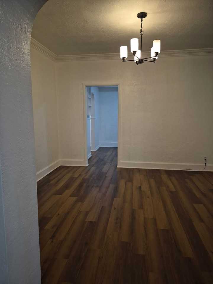 1029 N Barksdale St - Photo 5 of 14