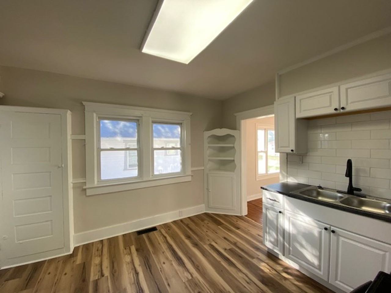 372 South Douglas Avenue - Photo 3 of 16