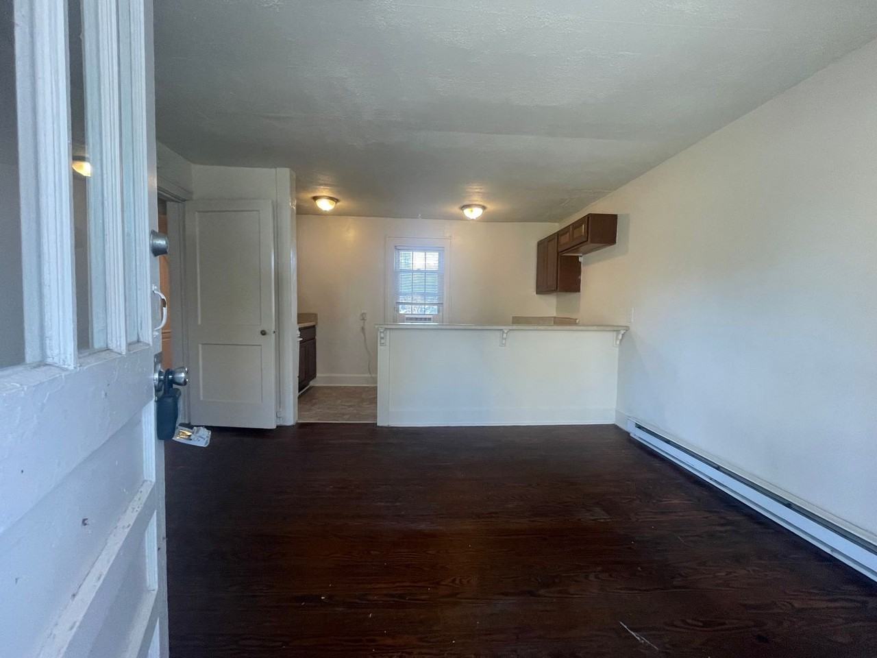 126B Suffolk Ave - Photo 5 of 16