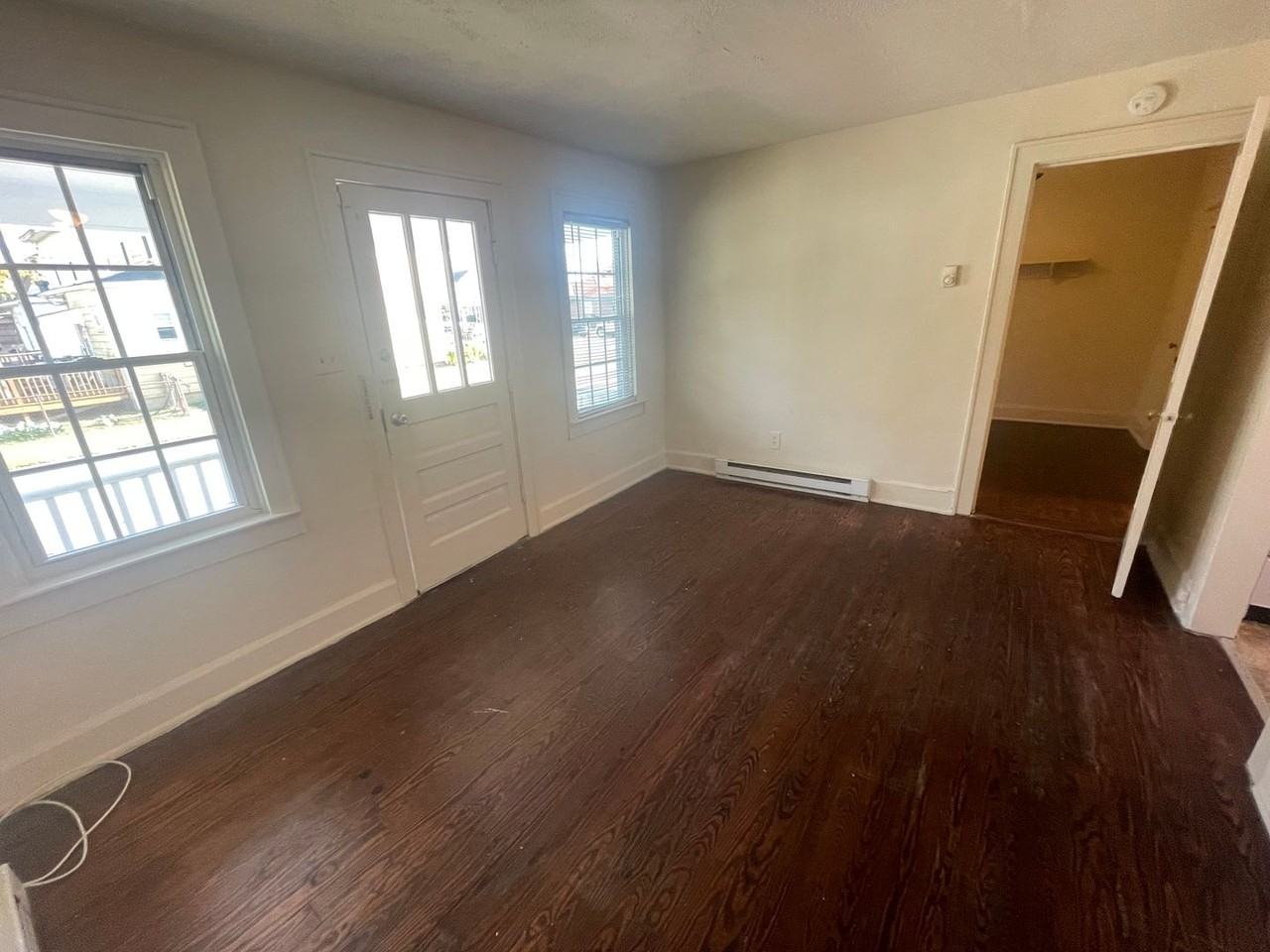 126B Suffolk Ave - Photo 6 of 16