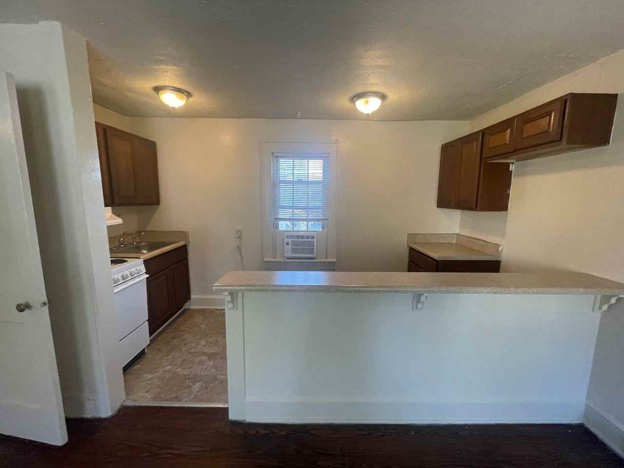 126B Suffolk Ave - Photo 7 of 16