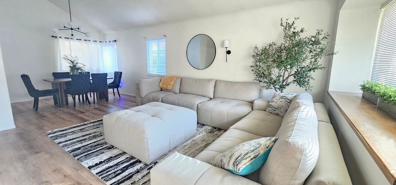 946 Roosevelt St - Photo 2 of 16