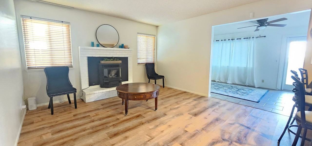 946 Roosevelt St - Photo 4 of 16