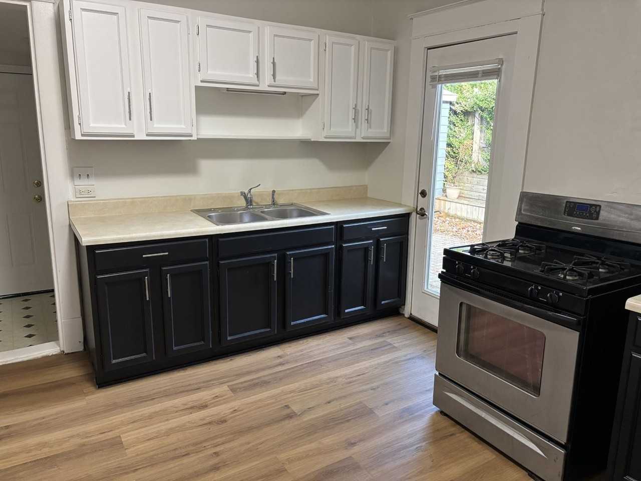 1119 Alger St Se - Photo 3 of 23