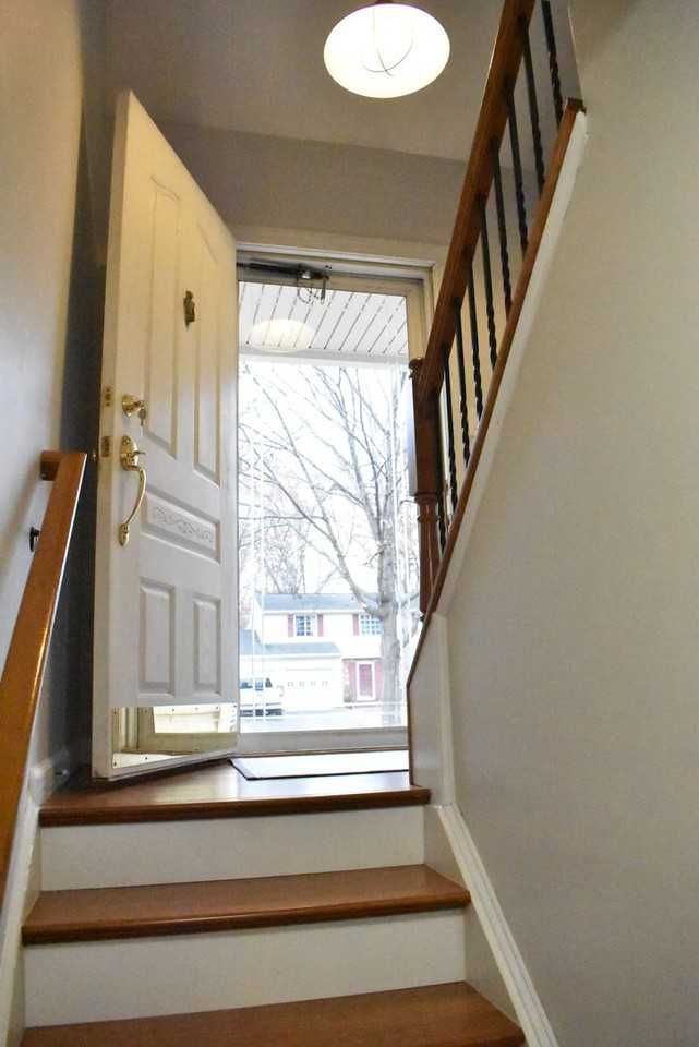 67 Devonne Dr - Photo 2 of 34