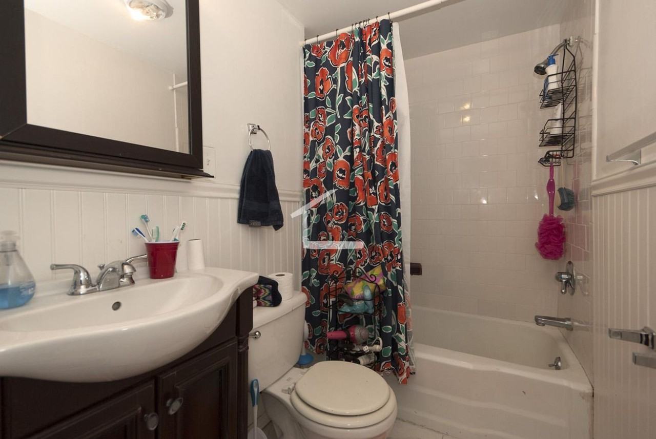 1868 Commonwealth Avenue - Photo 3 of 8