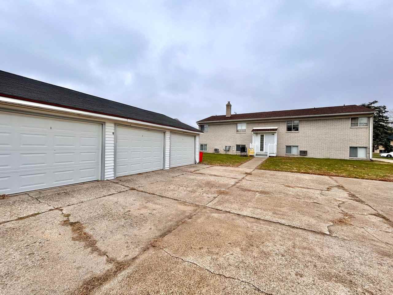 Taft 2939 - Photo 4 of 5