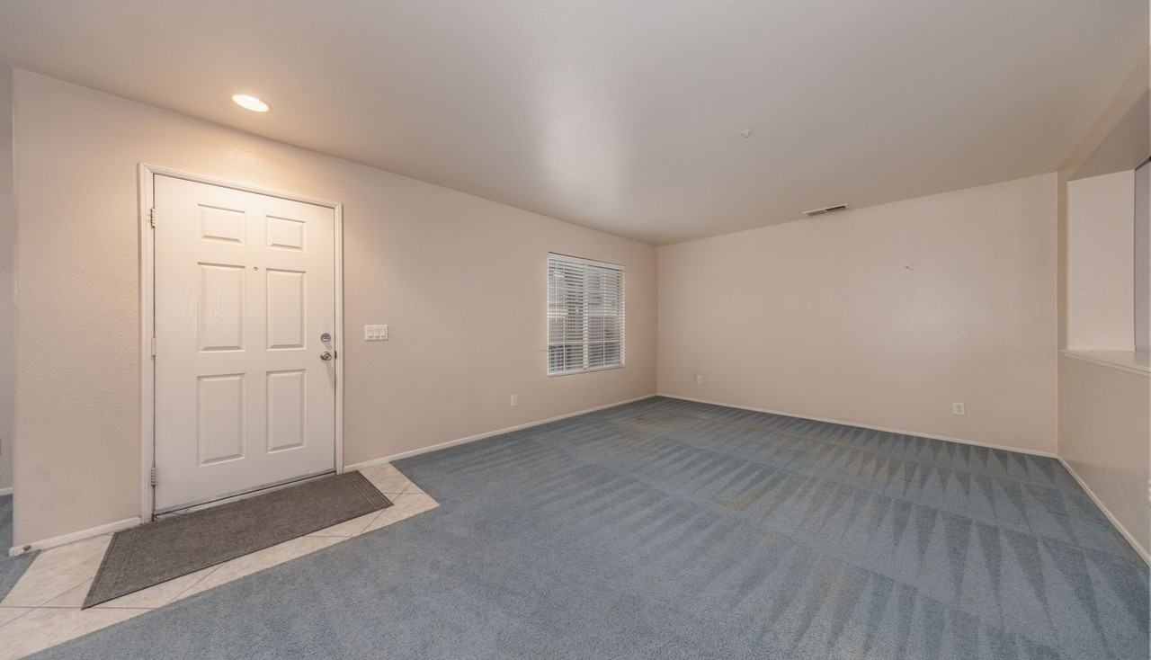 26475 Veronica Ct - Photo 3 of 28