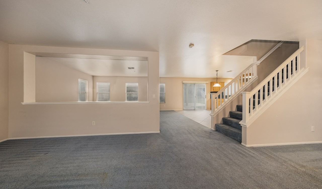 26475 Veronica Ct - Photo 7 of 28