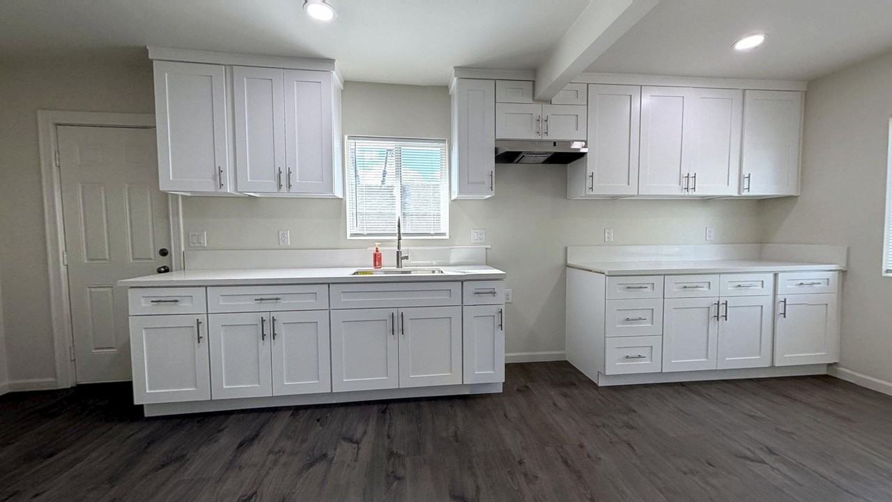 1661 North Mountain View Avenue - Photo 7 of 27