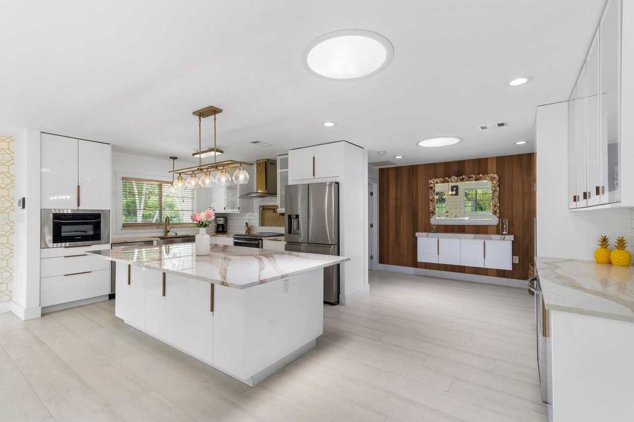 5516 Colbright Rd - Photo 4 of 31