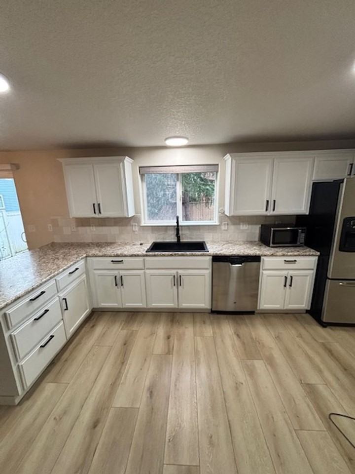 917 S River St - Photo 5 of 21