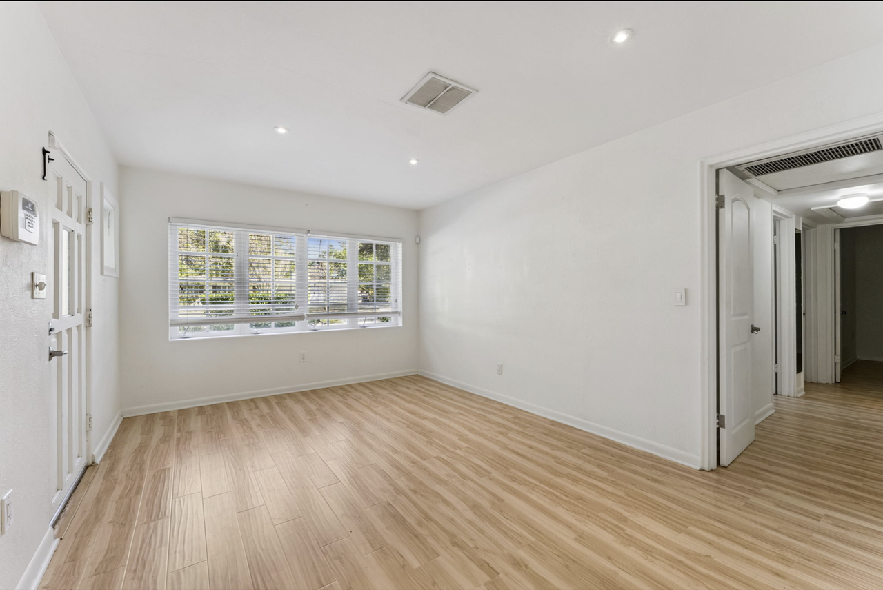 447 Phelps Avenue - Photo 3 of 20