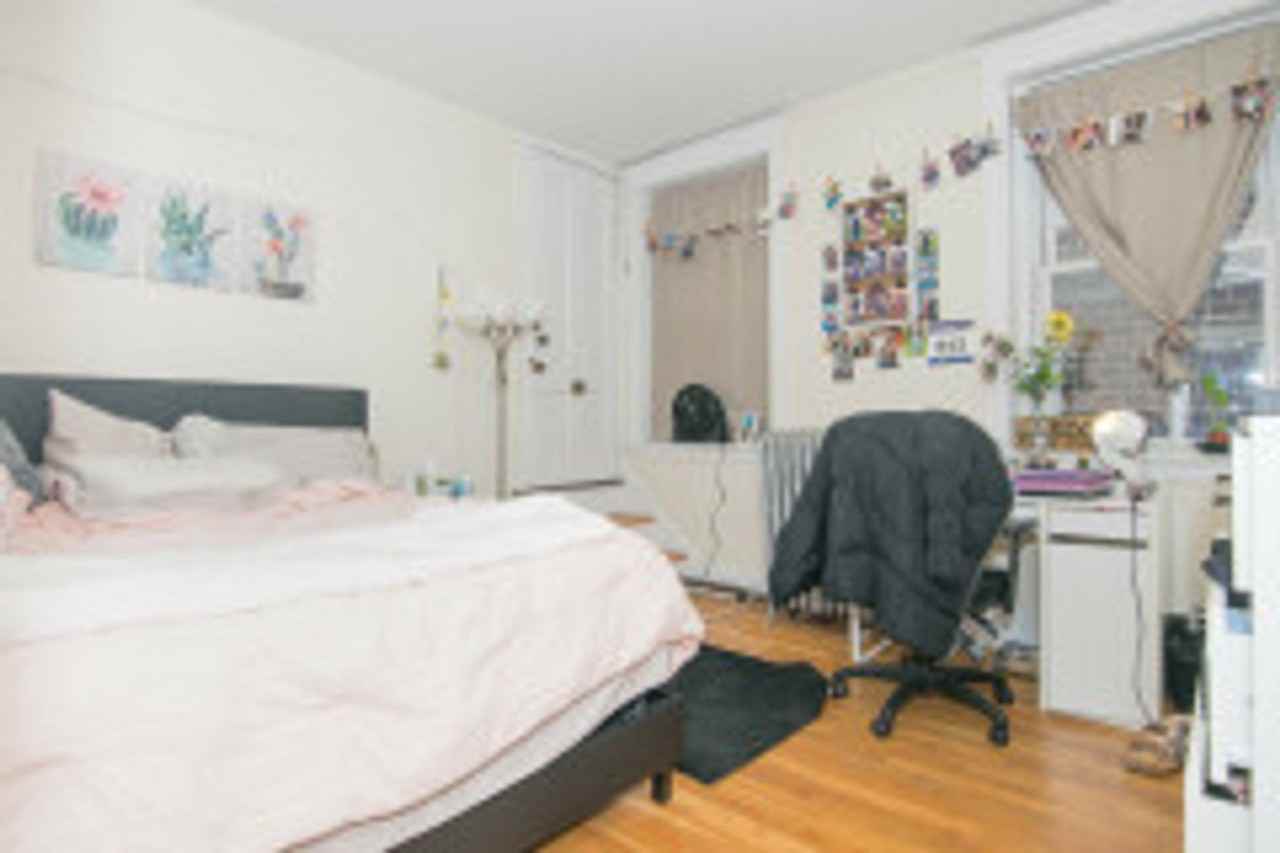30 Egmont St - Photo 4 of 10