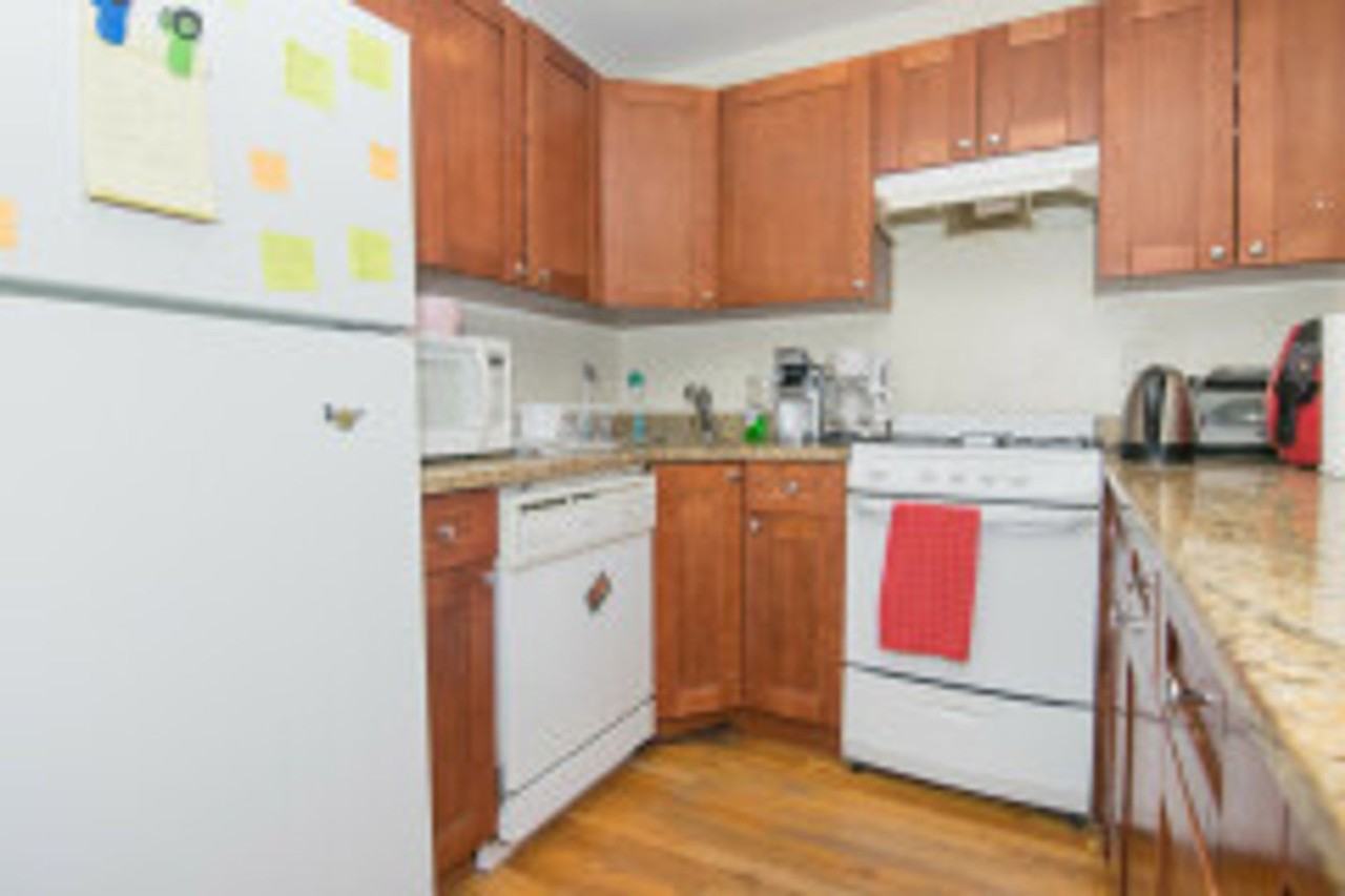 30 Egmont St - Photo 6 of 10