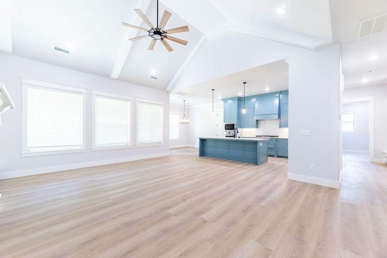 714 King Arthur Drive - Photo 3 of 25