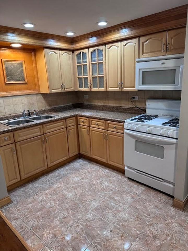 5120 S Cicero Ave #1SW - Photo 2 of 5