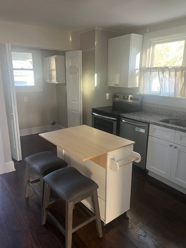 2301 South Ridge Avenue - Photo 3 of 10