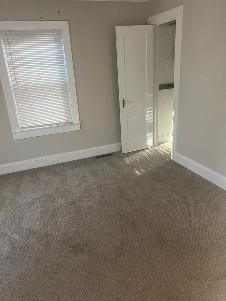 2301 South Ridge Avenue - Photo 5 of 10