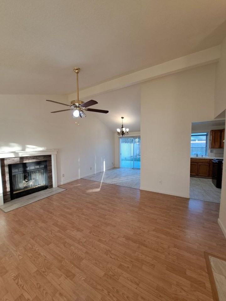 3782 N Cleo Ave - Photo 4 of 20