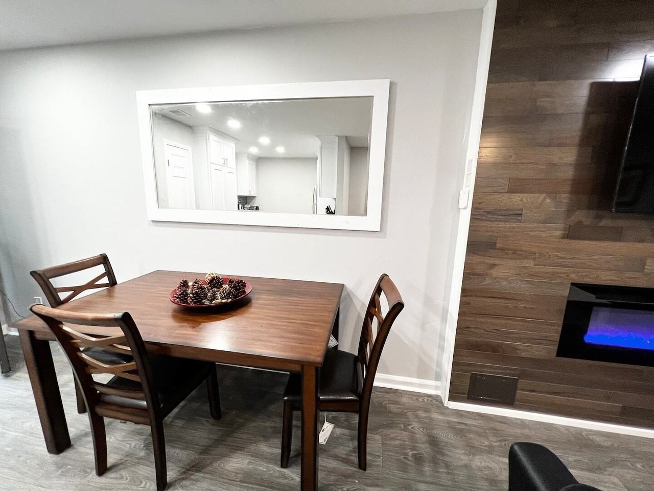 5569 Pine Gate Dr - Photo 2 of 25