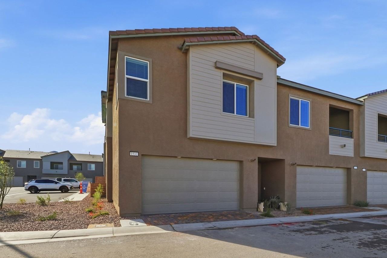 1531 Layla Crossing Ave - Photo 3 of 43