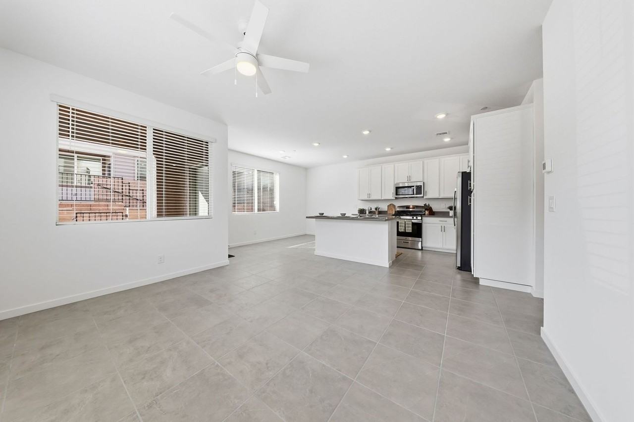 1531 Layla Crossing Ave - Photo 5 of 43