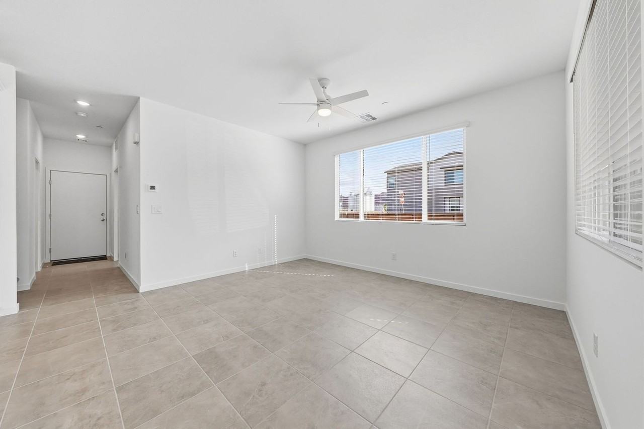 1531 Layla Crossing Ave - Photo 6 of 43